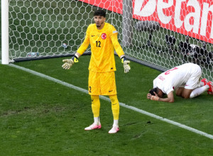 CELA EVROPA SE SMEJE TURCIMA Da li je ovo najbizarniji autogol? (VIDEO)