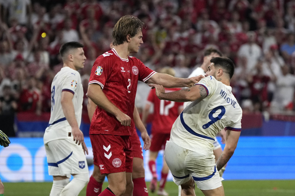 SRBIJA OŠTEĆENA? Mitrović o spornoj situaciji: Vukao me za dres