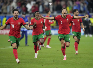 UTAKMICA KOJA ĆE SE PAMTITI Penali, suze Kristijana Ronalda i Košta heroj - Portugalci jedva slomili Slovence!