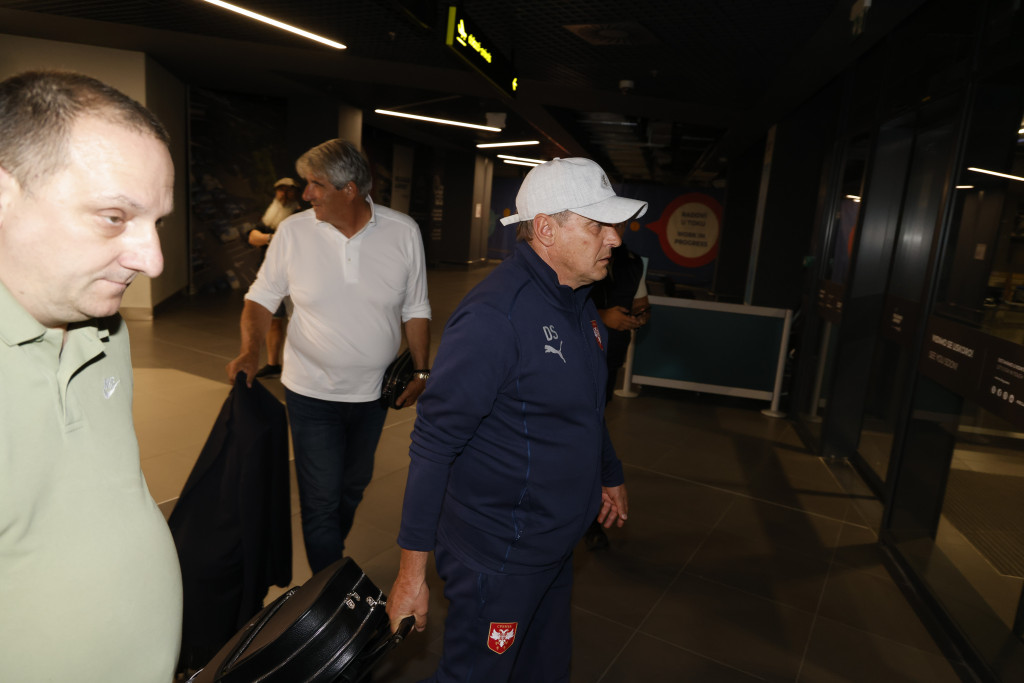 TRENUTAK ISTINE Piksi "ulovljen" na aerodromu u Beogradu, slede dani odluke