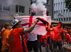 HAOS PRED POLUFINALE Tuča Engleza i Holanđana (VIDEO)