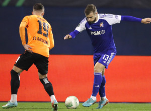 SPREMA SE BOMBA NA "MARAKANI" Zvezda dovodi fudbalera Dinama iz Zagreba?