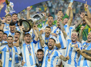 ARGENTINA UZELA KOPA AMERIKA Finale obeležio haos, Mesi plakao kao malo dete