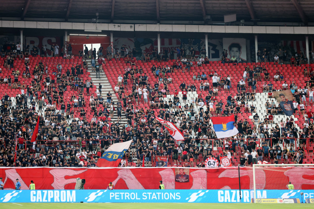 VELIKI GEST CRVENO-BELIH Zvezda još jednom pokazala da ne zaboravlja srpski narod na Kosovu i Metohiji