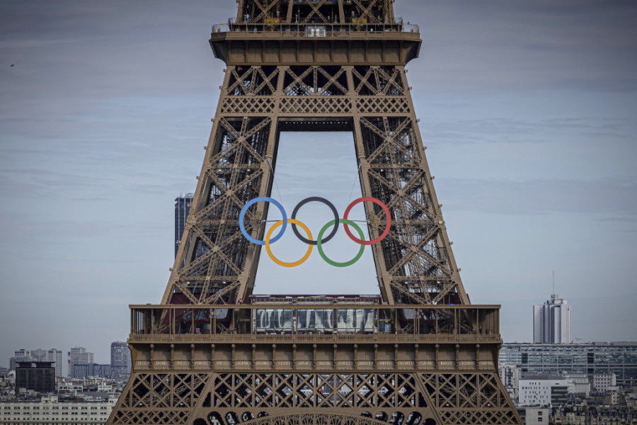 (H)ALO, PARIZ - 1. DAN Otišao sam u Francusku avionom