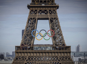 (H)ALO, PARIZ - 1. DAN Otišao sam u Francusku avionom