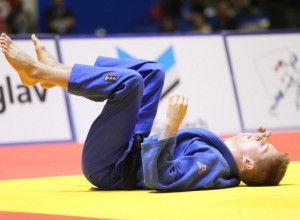 MOĆNO! Strahinja gazi sve pred sobom i ide ka medalji