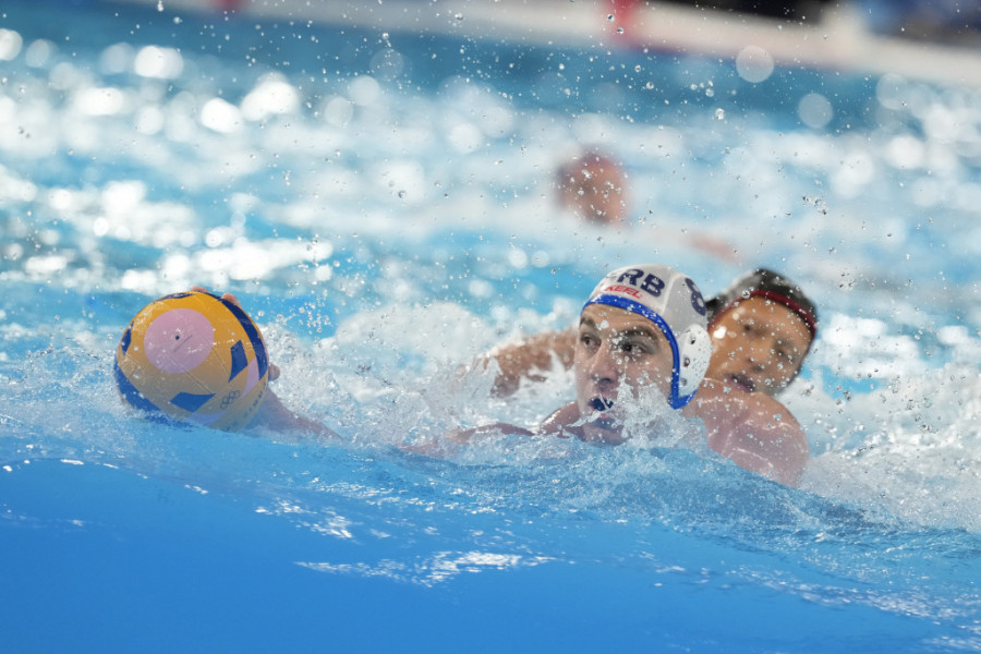 DELFINI SE MUČILI, PA SLOMILI OTPOR ŽILAVOG RIVALA Vaterpolisti Srbije  pobedili teškom mukom Japan na startu Olimpijskih igara