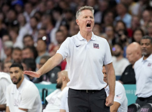 AMERIKANCI U PROBLEMU Dva bitna člana "drim-tima" povređena pred Srbiju