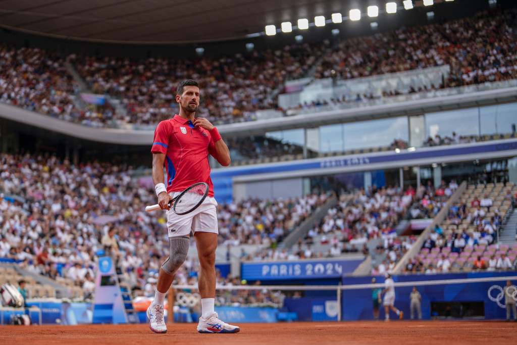 NEUNIŠTIVI NOVAK JE U POLUFINALU OLIMPIJSKIH IGARA Đoković jači od bola i Cicipasa, pobeda ga deli od medalje