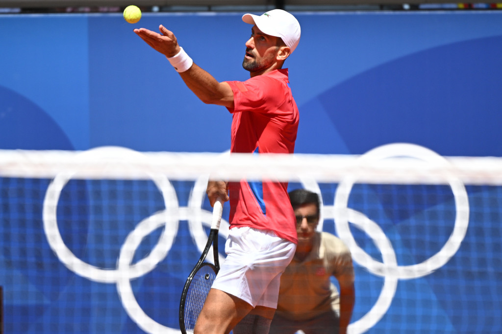 AU KAKVU PODRŠKU IMA NOVAK Vlahović bodri Đokovića ka zlatnoj medalji, jaka poruka srpskog fudbalera
