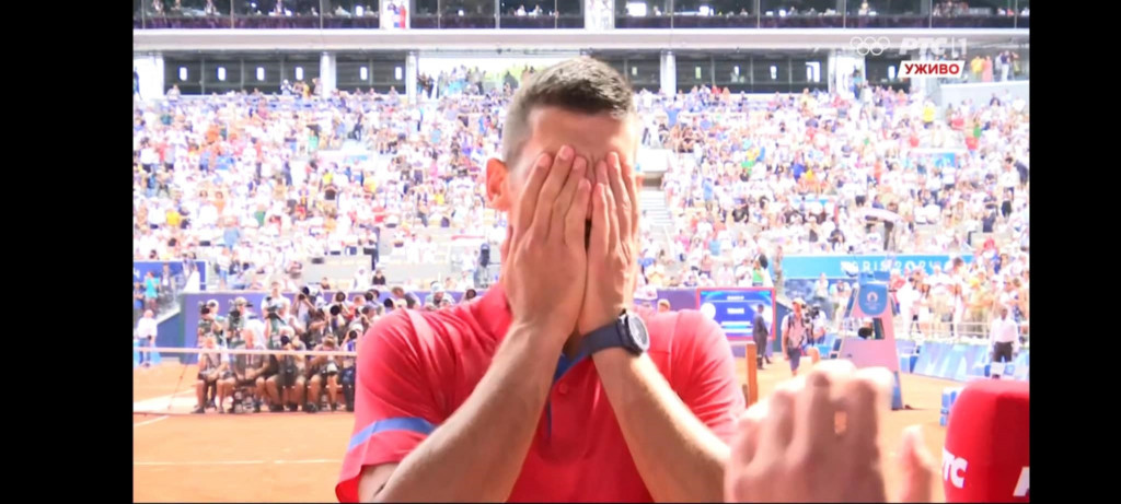 ĐOKOVIĆU SPOMENULI DECU, A ON SE ODMAH RASPLAKAO Prva izjava Novaka posle osvajanja zlatne medalje: Za Srbiju, moj najveći uspeh u životu