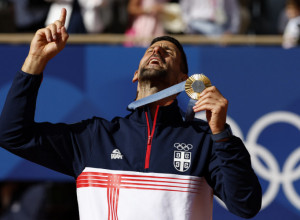 NEVIĐENA SRAMOTA Federer ovako "odreagovao", a Novak osvojio istorijsko zlato za Srbiju!