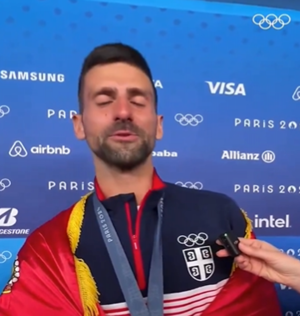 NOVAK SE POTPUNO SLOMIO Zbog sličice koju je dobio od novinara, Đoković je plakao kao malo dete