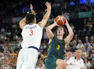 "TO NE MOŽE DA SE RADI" Australijanci BESNI na sudije, smeta im poraz od Srbije