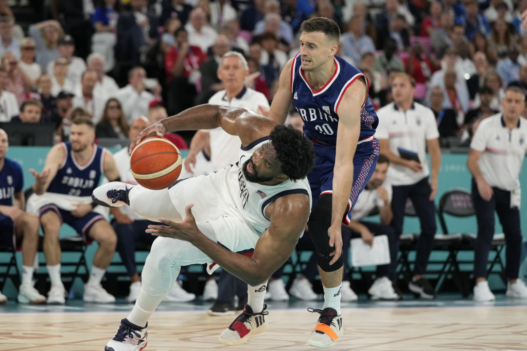 BRUKA AMERA Šarlatan iz Paname pomogao Lebronu, sudije morale da poguraju najmoćniji tim svih vremena