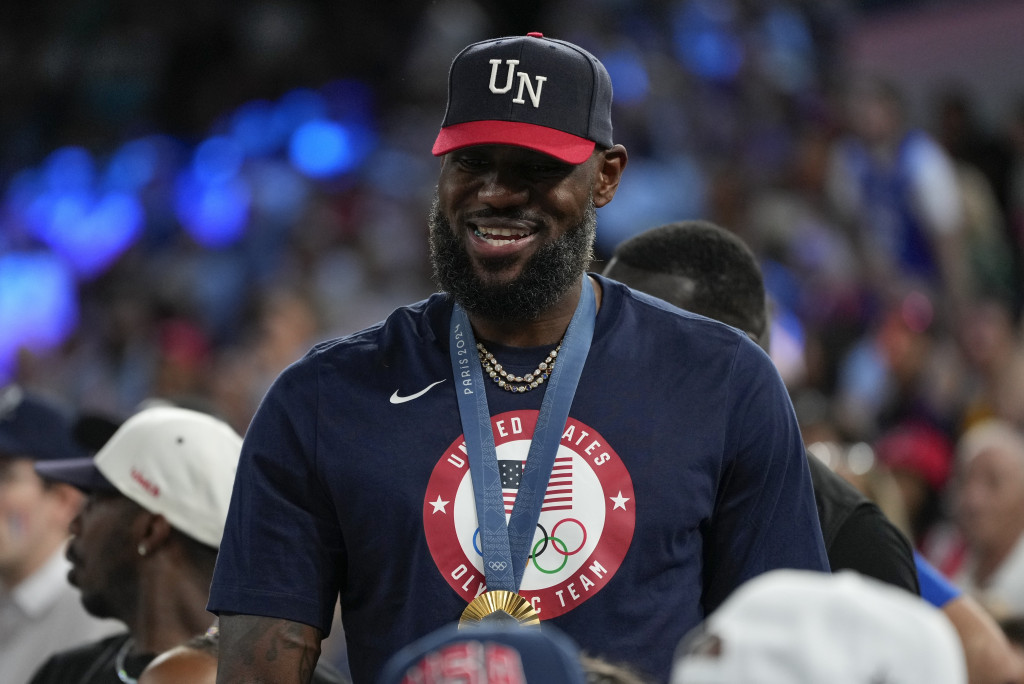 NA TERENU NEMA "TATA" Lebron "ribao" svog sina pred početak nove sezone