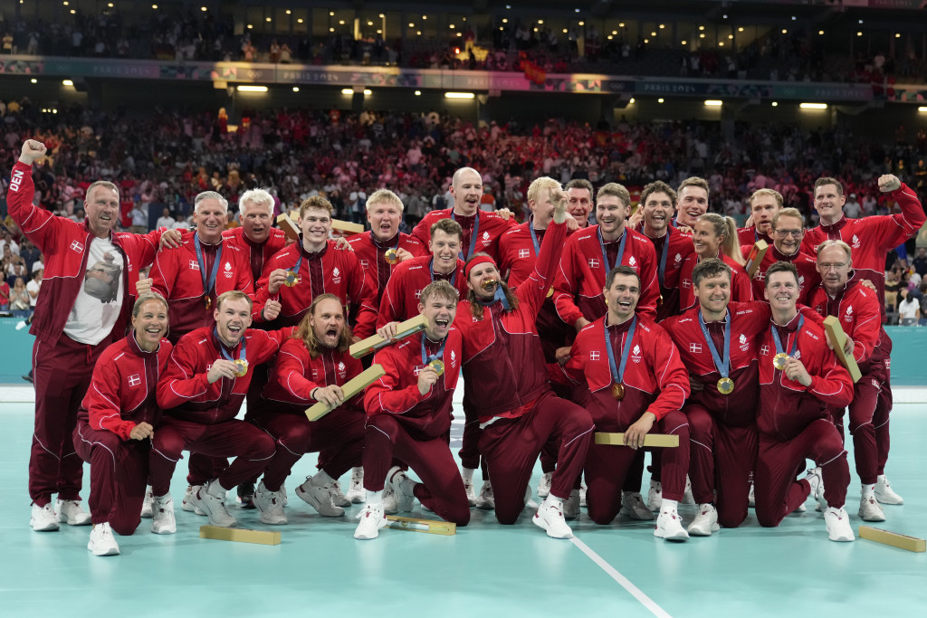 FINALE SE PRETVORILO U ŠALU Legendarni Hansen sa zlatom otišao u penziju