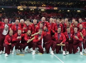 FINALE SE PRETVORILO U ŠALU Legendarni Hansen sa zlatom otišao u penziju