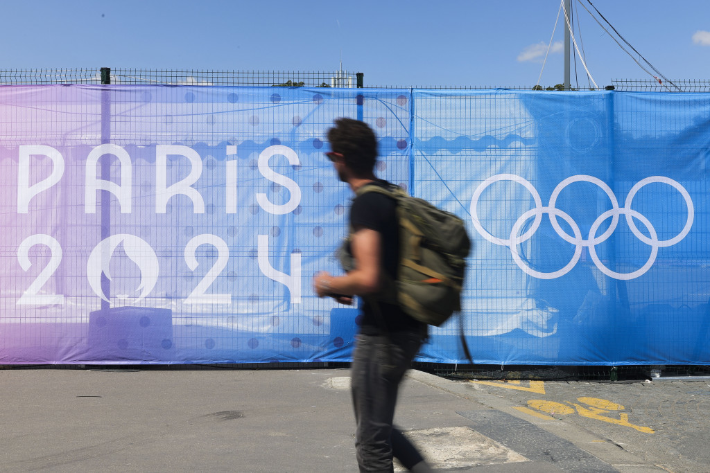 UŽASNA VEST Olimpijku dečko polio benzinom i zapalio, u kritičnom je stanju