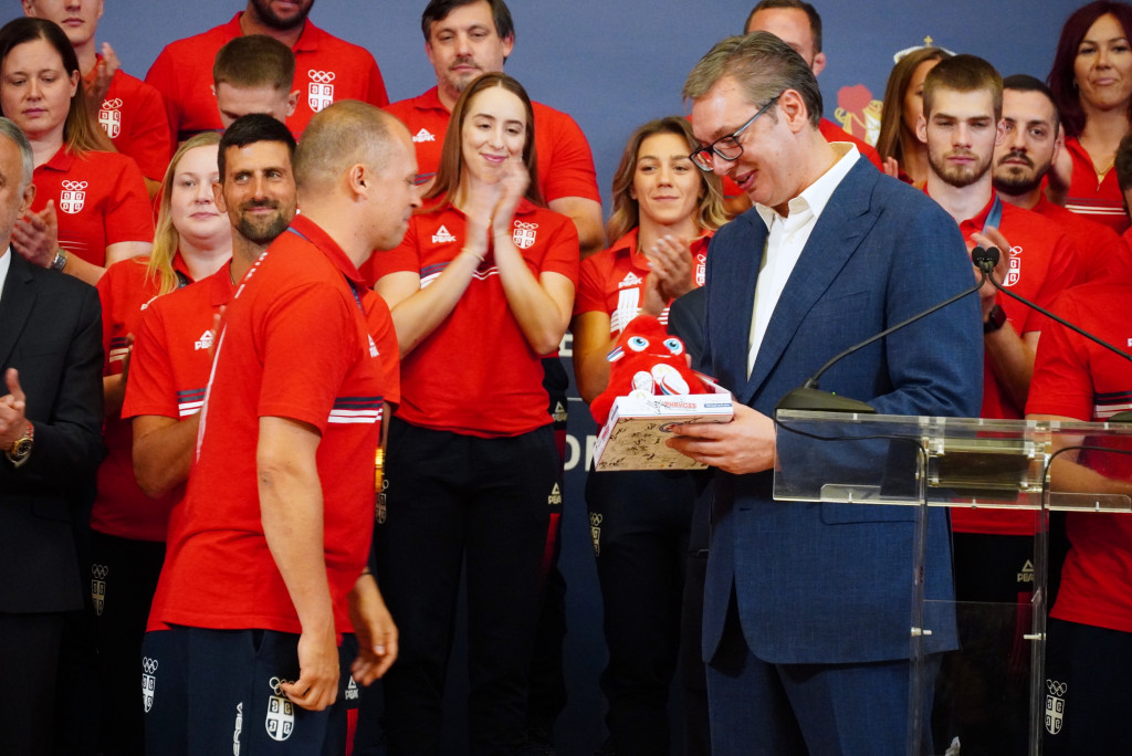 "HVALA VAM ZA SVAKU SUZU I KAP ZNOJA" Emotivan video Vučića sa dočeka olimpijaca (VIDEO)
