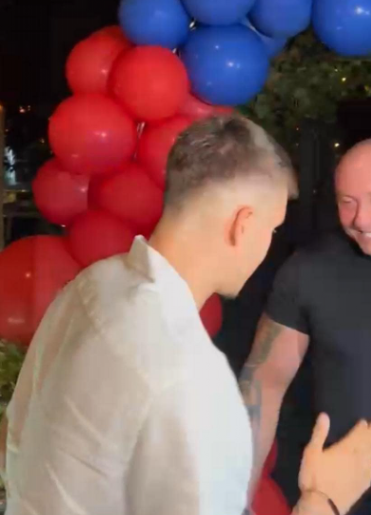 BOGDAN DRUGAČIJI OD DRUGIH Bogdanovića saletali obožavaoci na proslavi medalje (VIDEO)