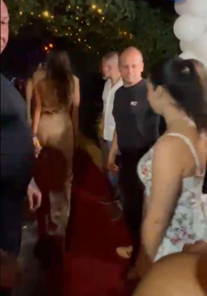 ZLATNI DEČKO ODUŠEVIO Veselo društvo dobilo vrednog člana, stigao i Damir Mikec na LUDU proslavu (VIDEO)