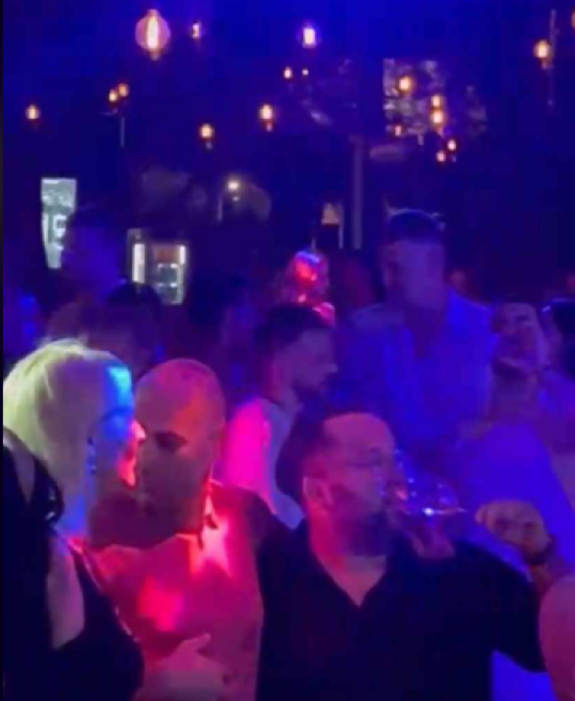 EKSKLUZIVAN SNIMAK ĐOKOVIĆA Ovako najbolji teniser sveta uživa na proslavi (VIDEO)