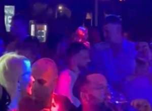 EKSKLUZIVAN SNIMAK ĐOKOVIĆA Ovako najbolji teniser sveta uživa na proslavi (VIDEO)