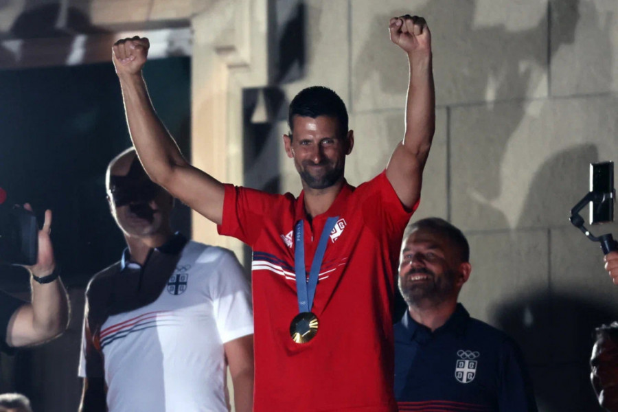 KOD KUĆE JE NAJLEPŠE Novak iz Beograda poslao moćnu poruku čitavom svetu, Srbin prošao kroz centar grada i izazvao haos na ulicama (VIDEO)