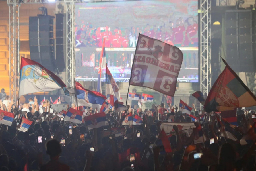 SNIMAK SA DOČEKA SE ŠIRI AMERIKOM Ne mogu da veruju kako su dočekani srpski olimpijci, Amerikanci potpuno "odlepili" zbog beogradskog slavlja