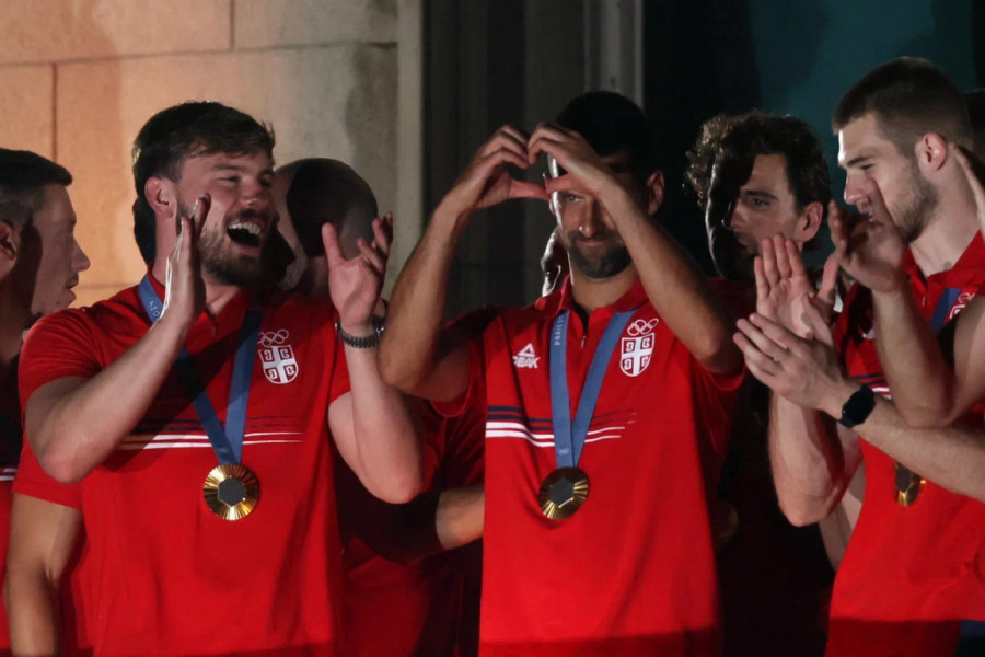 ĐOKOVIĆ I JOKIĆ SU BOGOVI U SRBIJI Španci očarani dočekom srpskih olimpijaca, legendarna "Marka" posvetila tekst veličanstvenoj fešti u Beogradu