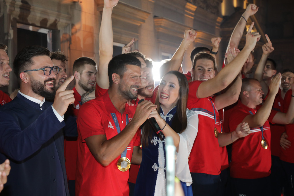 ĐOKOVIĆ I JOKIĆ SU ČETNICI U DUŠI, TREBALO JE DA OČISTIMO VUKOVAR OD TE GAMADI Jezive reči Hrvata zbog slavlja Srba, pokazali su ko su i šta su