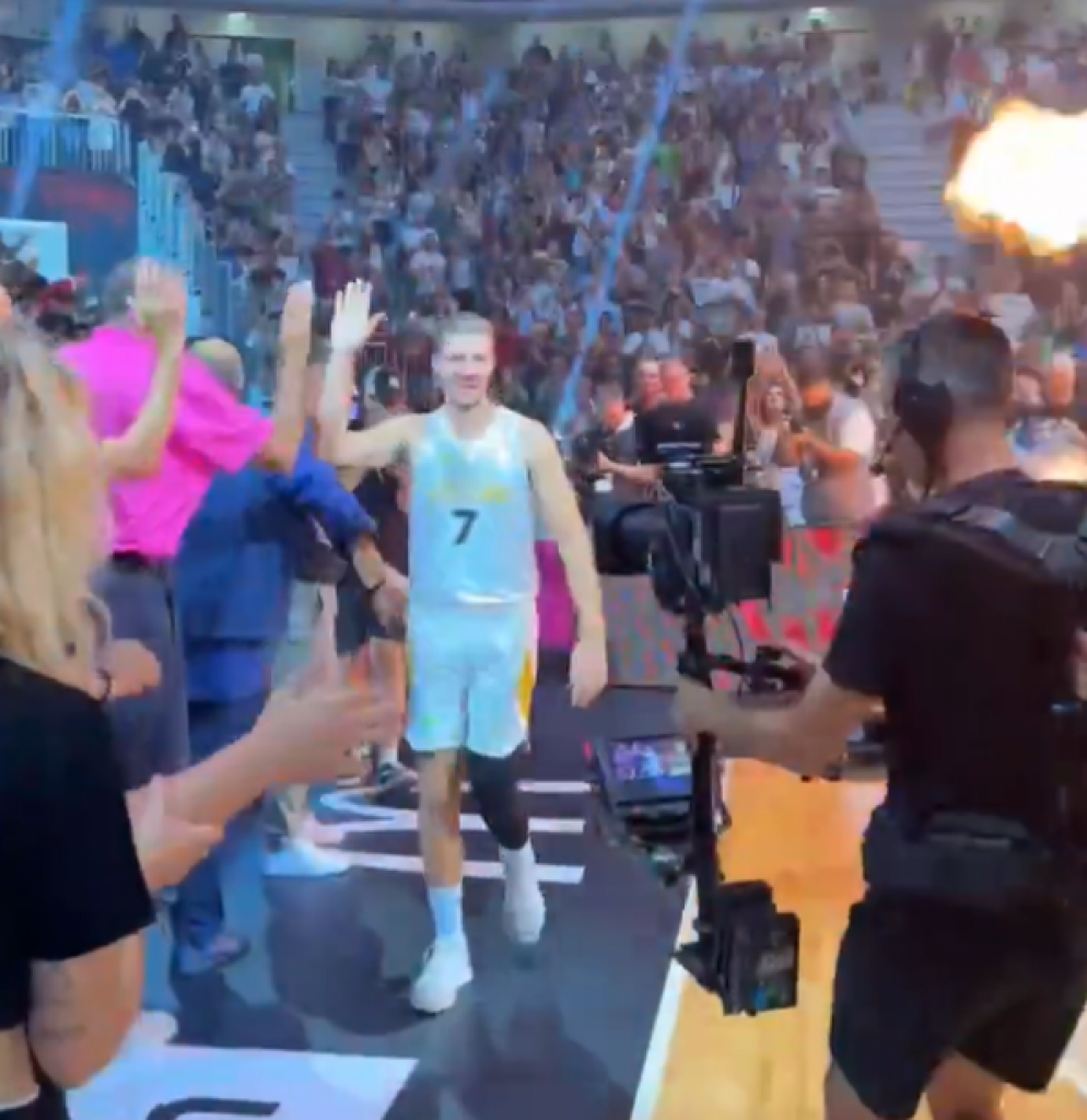 SPEKTAKL KAKAV SE PAMTI Emotivan oproštaj Dragića, Jokić, Bogdan i Bobi ukrali svima šou (VIDEO)