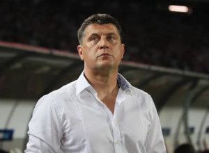 TO SE ZOVE ČISTA EMOCIJA Vladan Milojević na kolenima i u suzama (VIDEO)