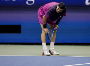 JEZIVE SCENE NA US OPENU Drejper povraćao tokom meča, završio i na kiseoniku (VIDEO)