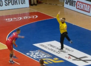 HAOS U BANJALUCI Golman Partizana napucan u glavu, "grobari" izbačeni iz hale, a Vojvodina osvojila Superkup (VIDEO)