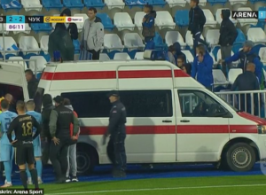 VELIKA DRAMA U NOVOM PAZARU Navijaču pozlilo na tribinama, hitna pomoć odmah uletela na teren