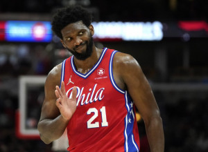 TOTALNI HAOS "PREKO BARE" NBA liga suspendovala Džoela Embida
