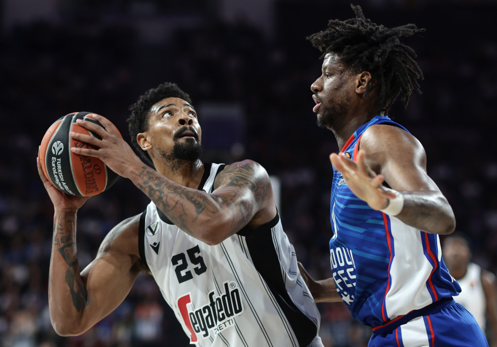 KRILNI CENTAR SE VRAĆA NA MESTO USPEHA Partizan i Zvezda moraju da traže pojačanje na drugom mestu