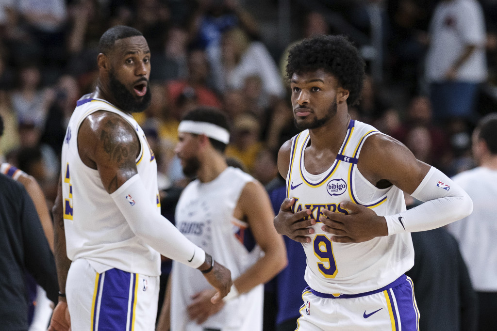 ISTORIJA ISPISANA Otac i sin prvi put zajedno na NBA parketu (VIDEO)