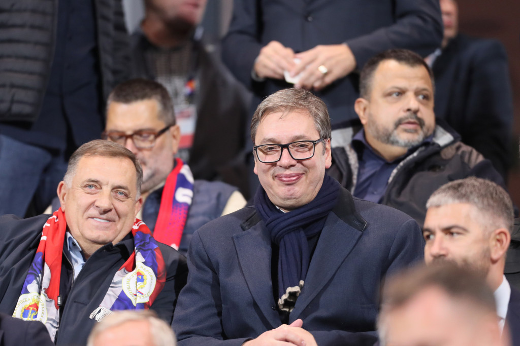 PODRŠKA ZA "ORLOVE" Predsednik Aleksandar Vučić stigao u Leskovac na meč Srbije i Švajcarske
