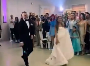 POTPUNI ŠOK NA SRPSKOJ SVADBI Bračni par se pojavio na venčanju kao niko do sada - otkrili su za koga navijaju (VIDEO)