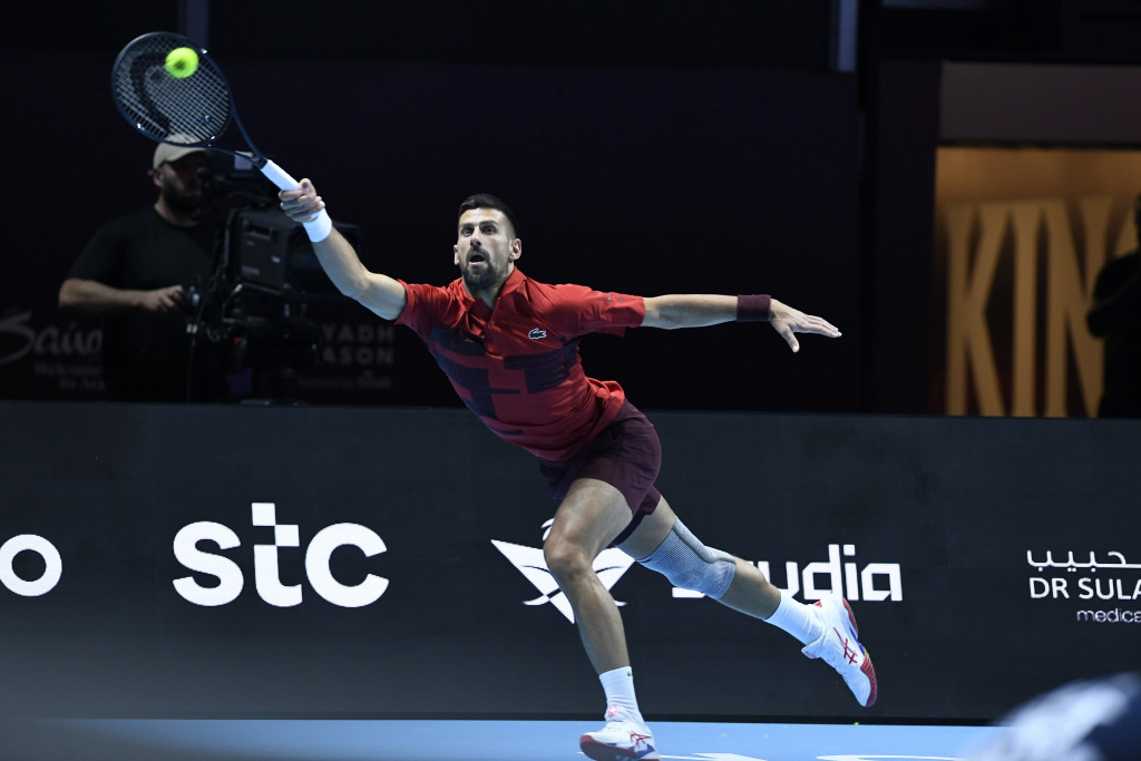 NOVAK NE ZNA SA SINEROM Đoković u spektakularnom meču ponovo izgubio od Italijana, brine i nova povreda