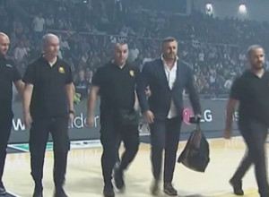 SKANDAL U PODGORICI Prvi čovek Zvezde izbačen iz hale
