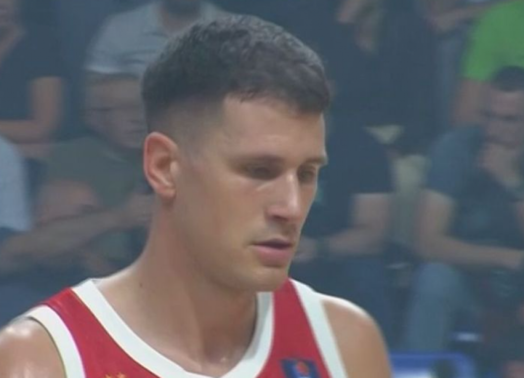 POJAVIO SE SNIMAK Nedović u opasnom klinču sa navijačima Budućnosti (VIDEO)
