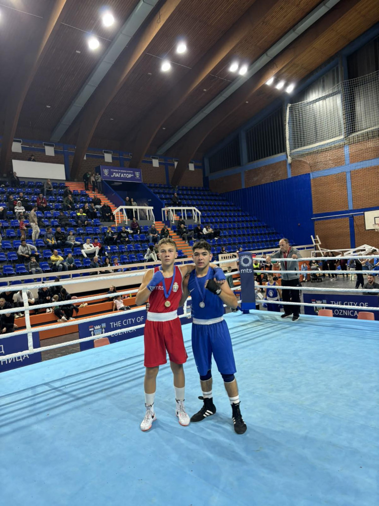 STRAHINJA BRILIJAO U LIGI OLIMPIJSKIH NADA Kapiten “Sokolova sa Zvezdara” poput Muhameda Alija deklasirao je protivnika.