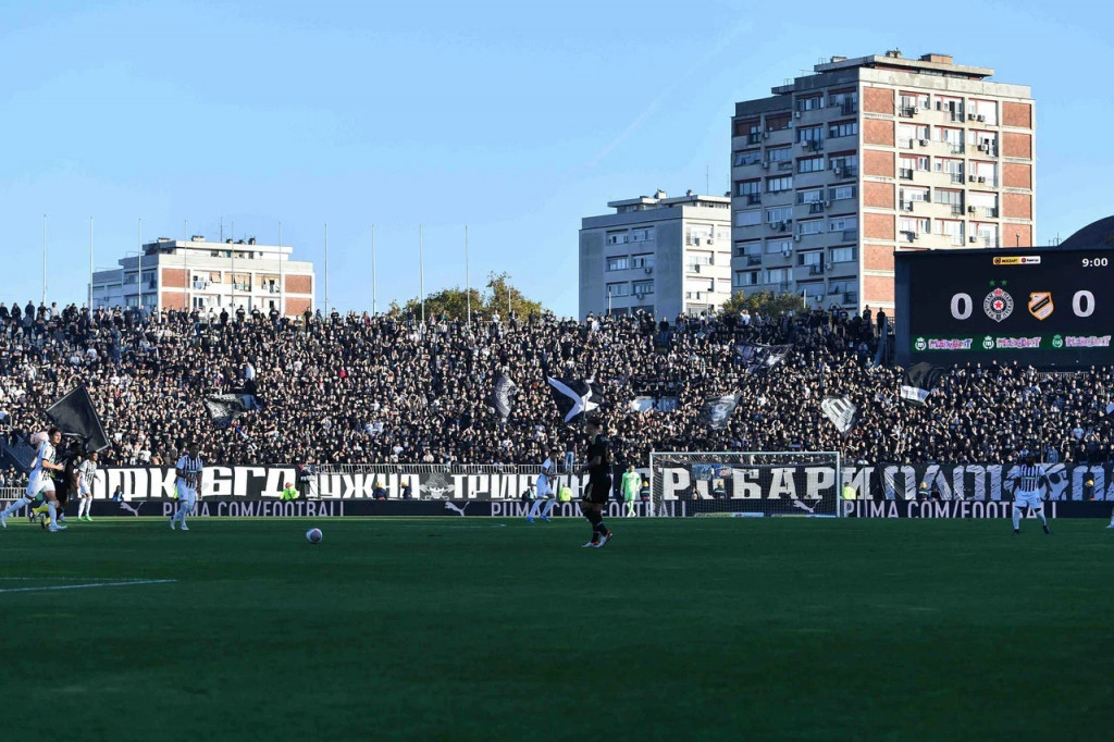 SLIKA KAKVA DUGO NIJE VIĐENA U HUMSKOJ Navijači Partizana prekinuli bojkot i napunili jug posle više od godinu dana