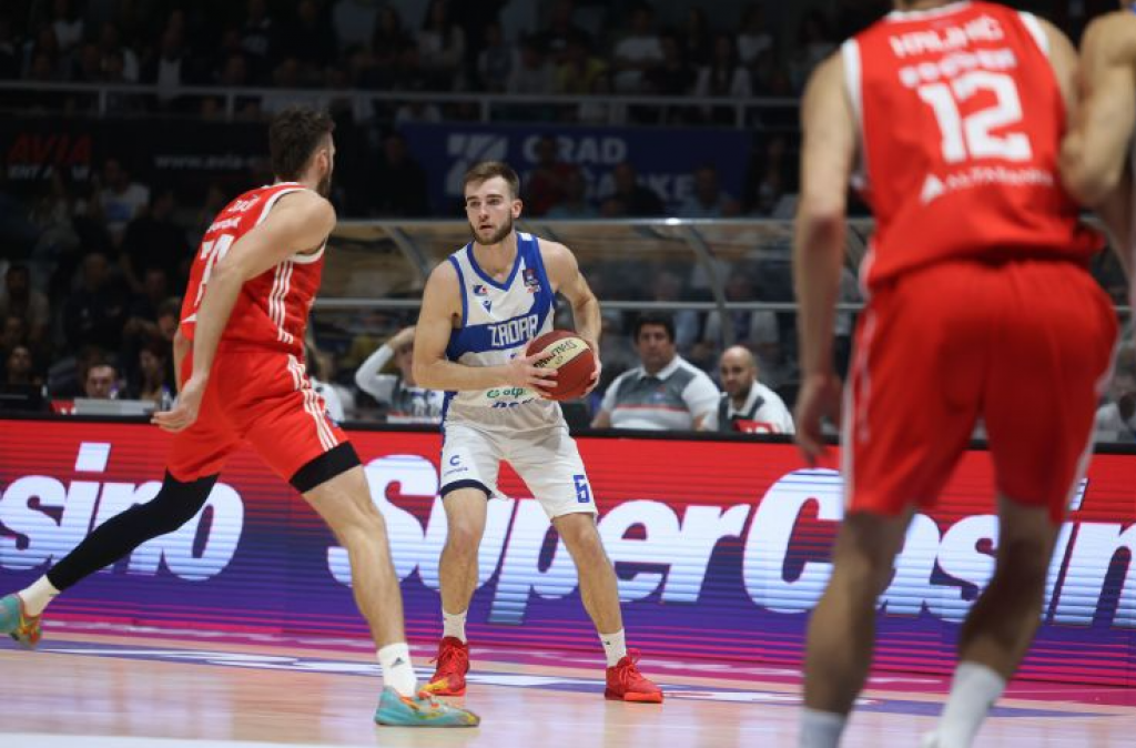 ZADRANI NAMUČILI CRVENO-BELE Zvezda uspela da nadoknadi -19, pa posle prave drame srušila Hrvate i prebrodila nezgodno gostovanje