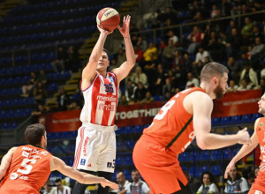ZVEZDA GAZILA, PA SE KOCKALA Crveno-beli izbegli dramu i srušili Cedevita Olimpiju